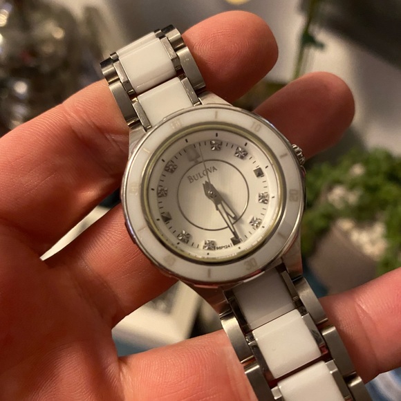 Ladies Bulova watch. GUC - Picture 3 of 4